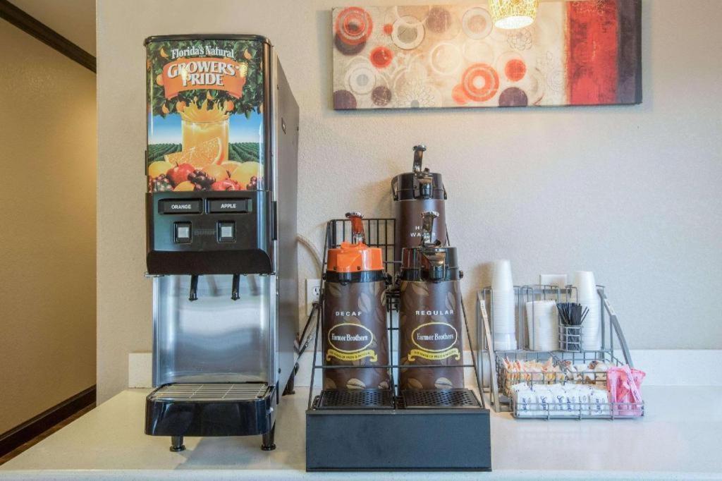 ซูเปอร์ 8 บาย วินด์แฮม แมนส์ฟิลด์ ลุยเซียนา Hotel Mansfield ภายนอก รูปภาพ